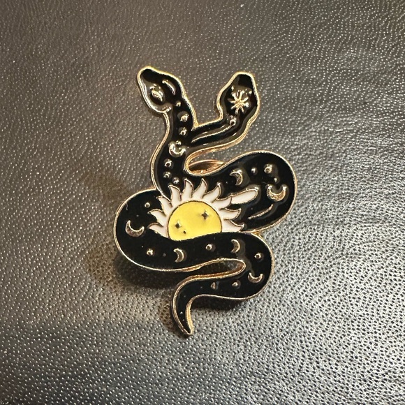 Snake Pin - Picture 1 of 1